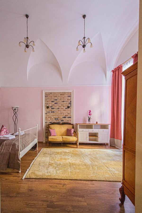 Astronomical Clock Suite By Ruterra Praga Exterior foto
